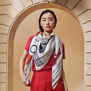 エルメス スカーフ カレ70 オムニバスと白い貴婦人のゲーム